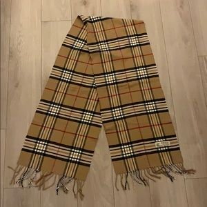 Burberry - like print design scarf